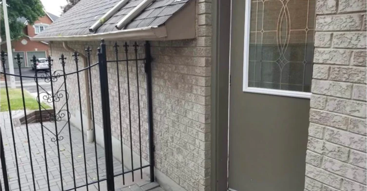 1543 Polesden Drive, Mississauga, ON, L5G 4P8 - 2