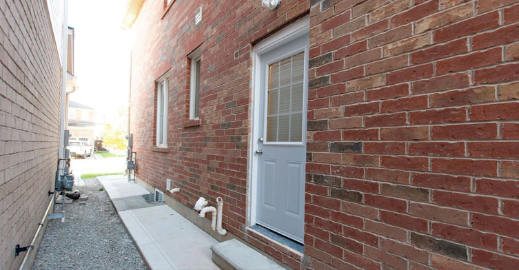 Bsmt-1112 Solomon Court, Milton, ON, L9T 8H1 - 2