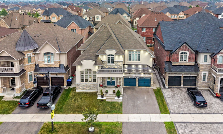 73 Squire Ellis Drive