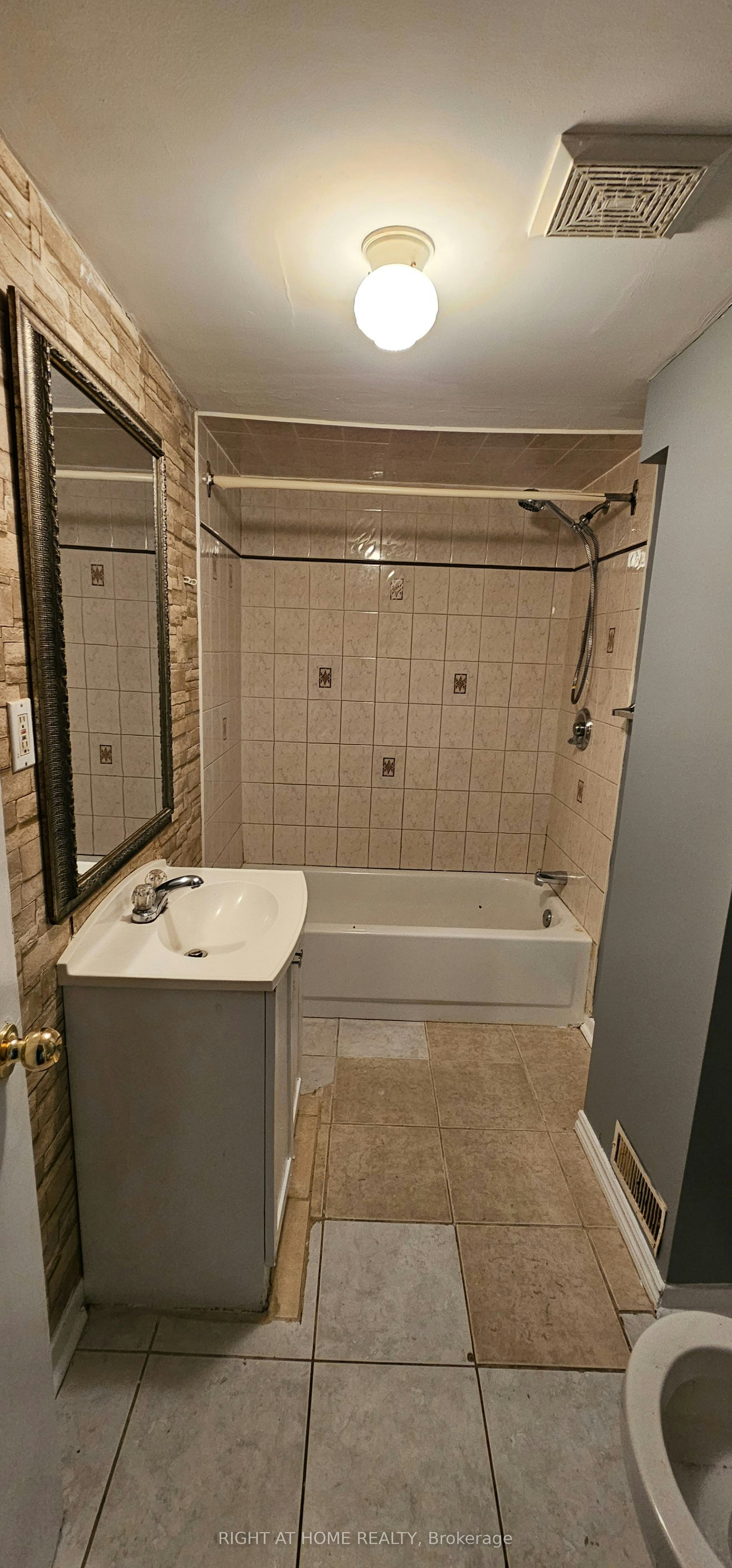 BSMT-163 Mcmurchy Avenue S, Brampton, ON, L6X 1Z2 - 7