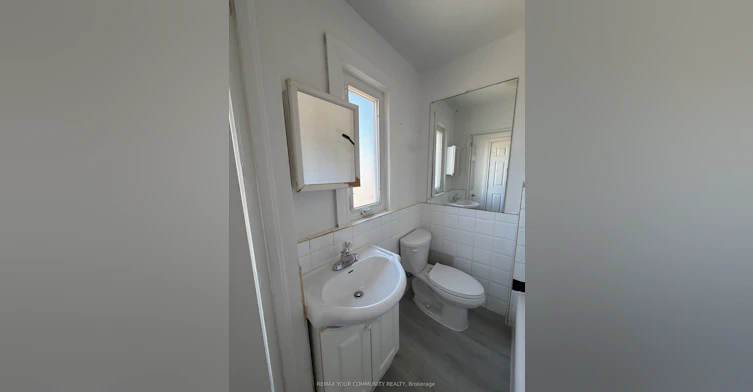 2nd Floor-127 Morrison Avenue, Toronto, ON, M6E 1M5 - 13