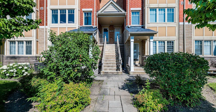 17-3985 Eglinton Avenue W, Mississauga, ON, L5M 0E8