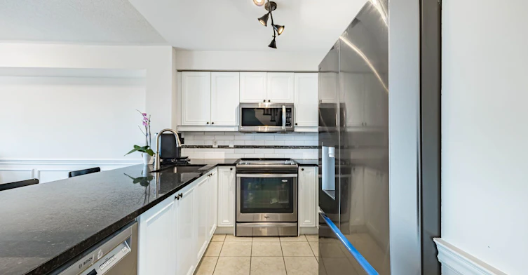 17-3985 Eglinton Avenue W, Mississauga, ON, L5M 0E8 - 10