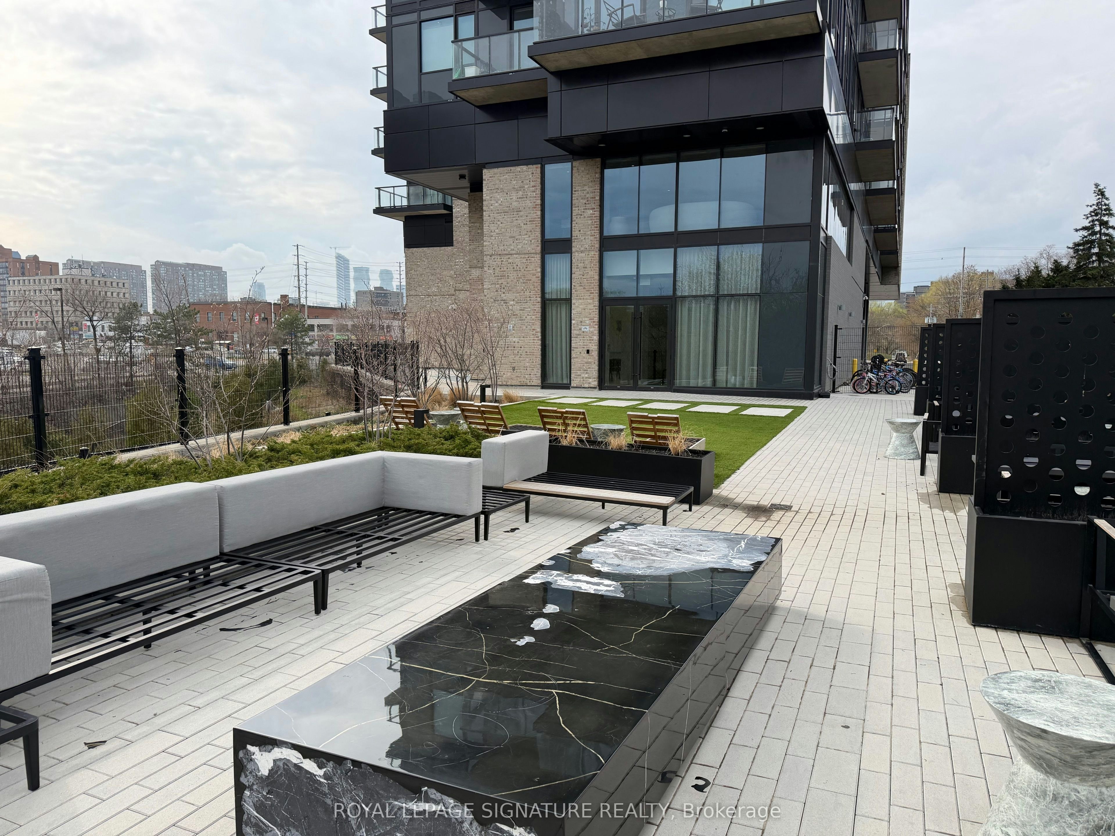 1314-86 Dundas Street E, Mississauga, ON, L5A 0B1 - 32