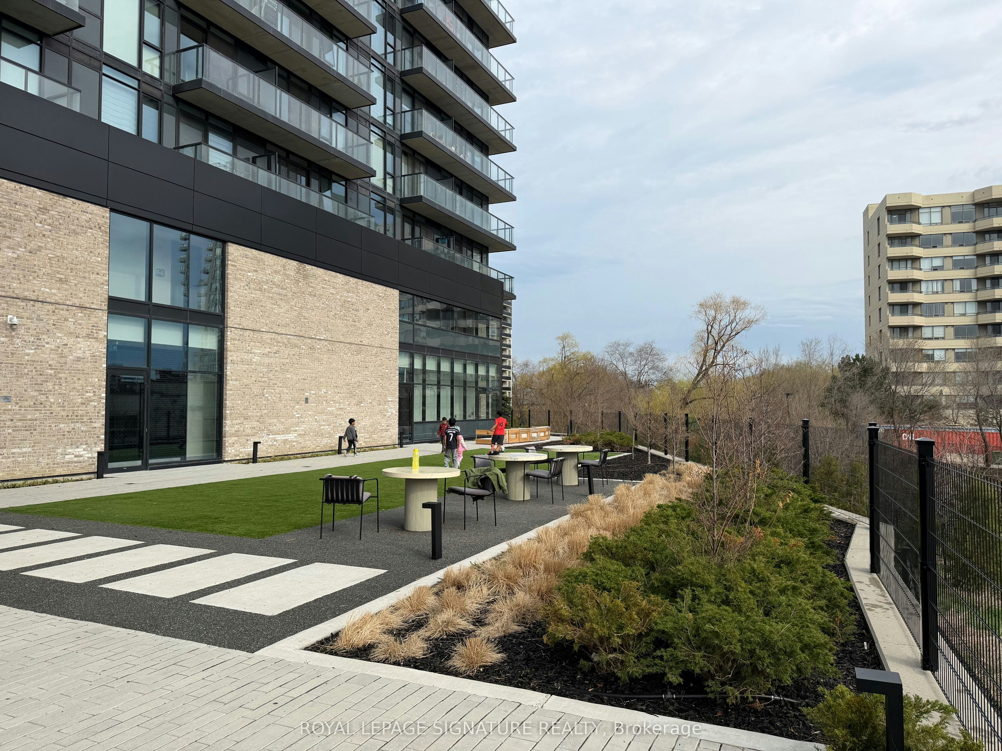 1314-86 Dundas Street E, Mississauga, ON, L5A 0B1 - 30