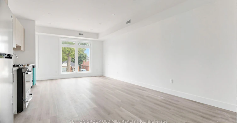 4-1927 Lawrence Avenue W, Toronto, ON, M9N 1G8