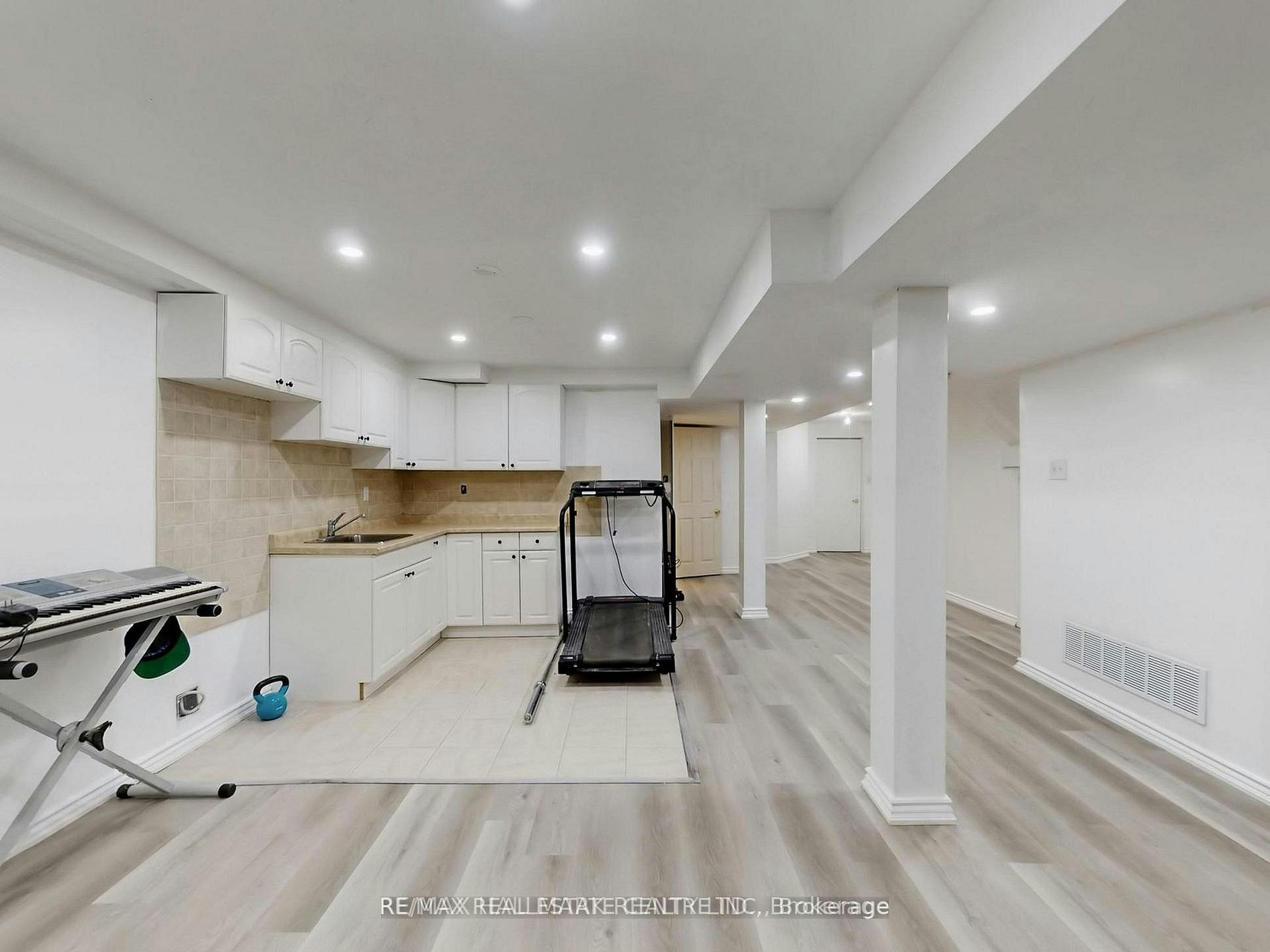 (Basement)-671 Deckhouse Court, Mississauga, ON, L5W 1P9 - 2
