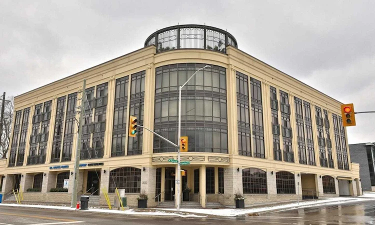 302-205 Lakeshore Road W