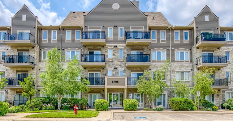 411-5705 Long Valley Road, Mississauga, ON, L5M 0M3