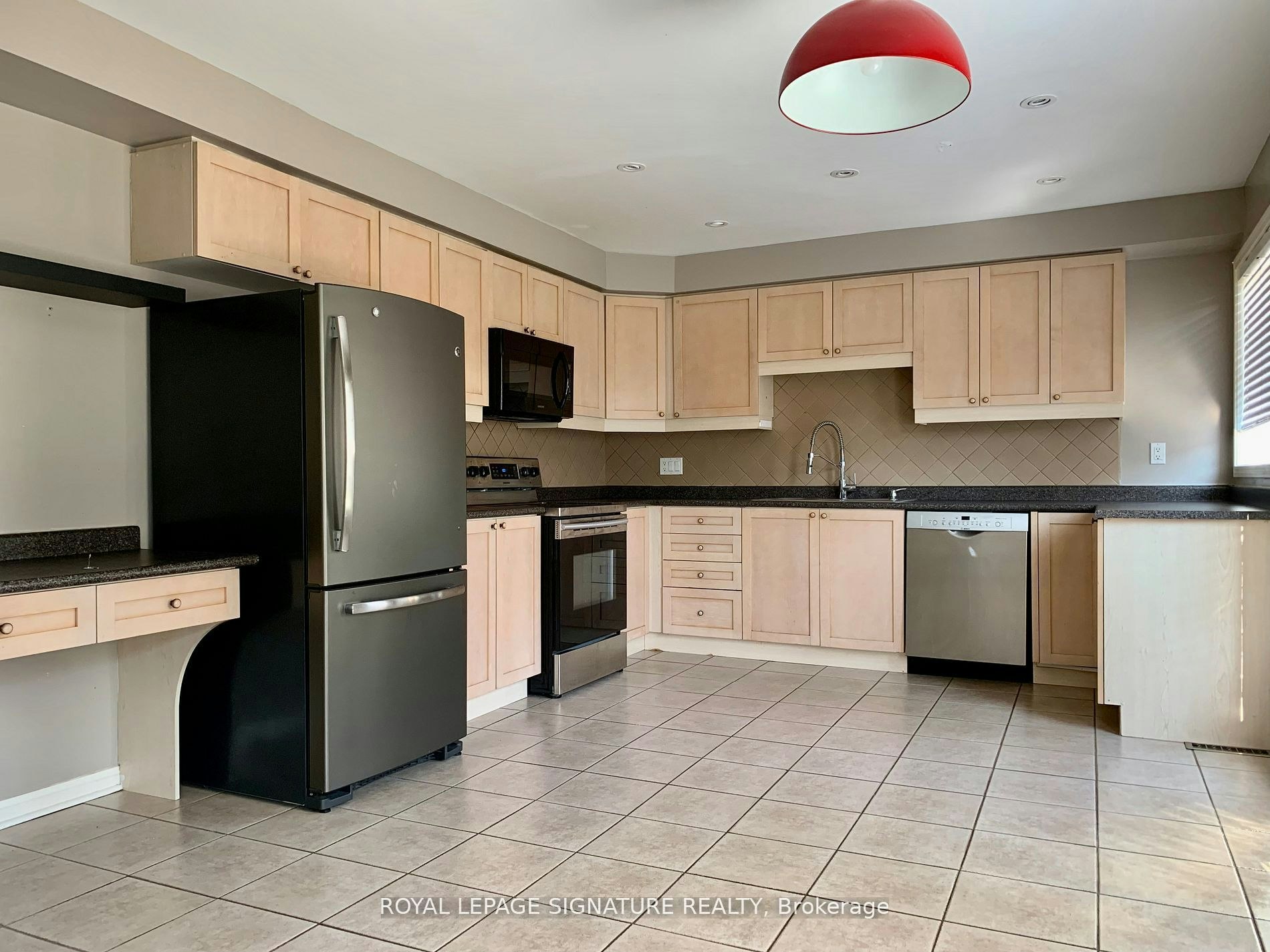 3173 High Springs Crescent, Mississauga, ON, L5B 4G6 - 4