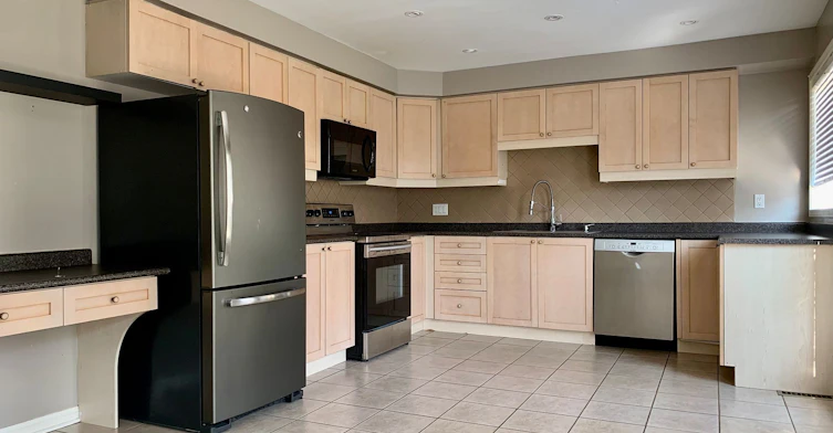 3173 High Springs Crescent, Mississauga, ON, L5B 4G6 - 4