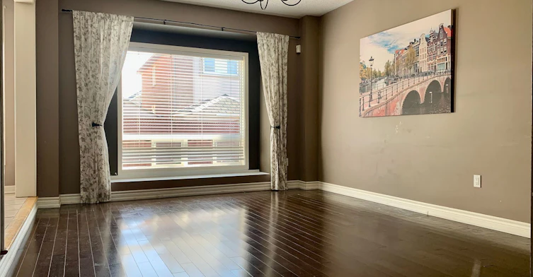 3173 High Springs Crescent, Mississauga, ON, L5B 4G6 - 2