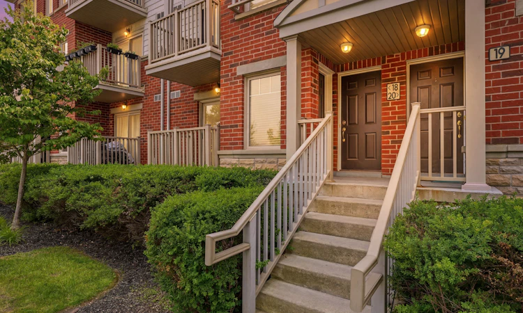 17-3250 Bentley Drive