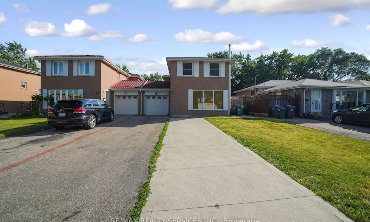 79 Cloverdale Drive