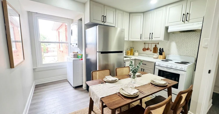 2nd Flr-196 Caledonia Road, Toronto, ON, M6E 4S7 - 2