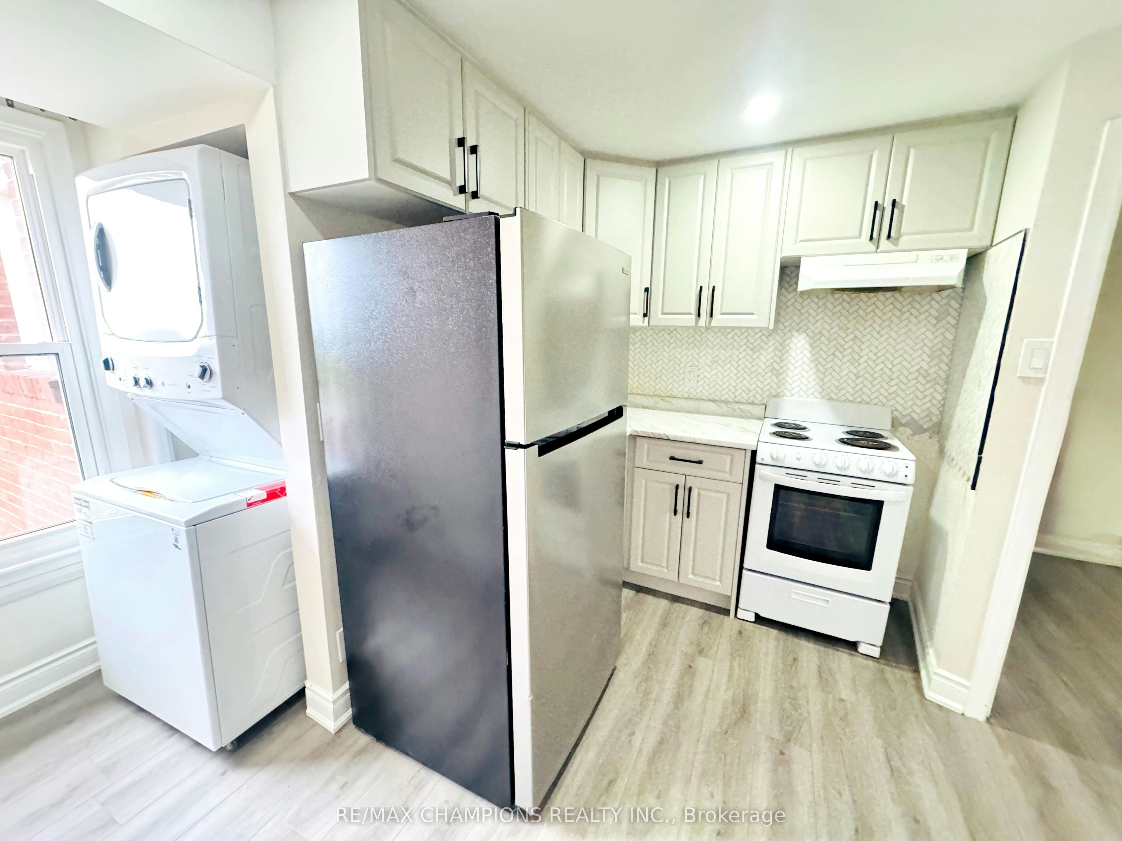 2nd Flr-196 Caledonia Road, Toronto, ON, M6E 4S7 - 3