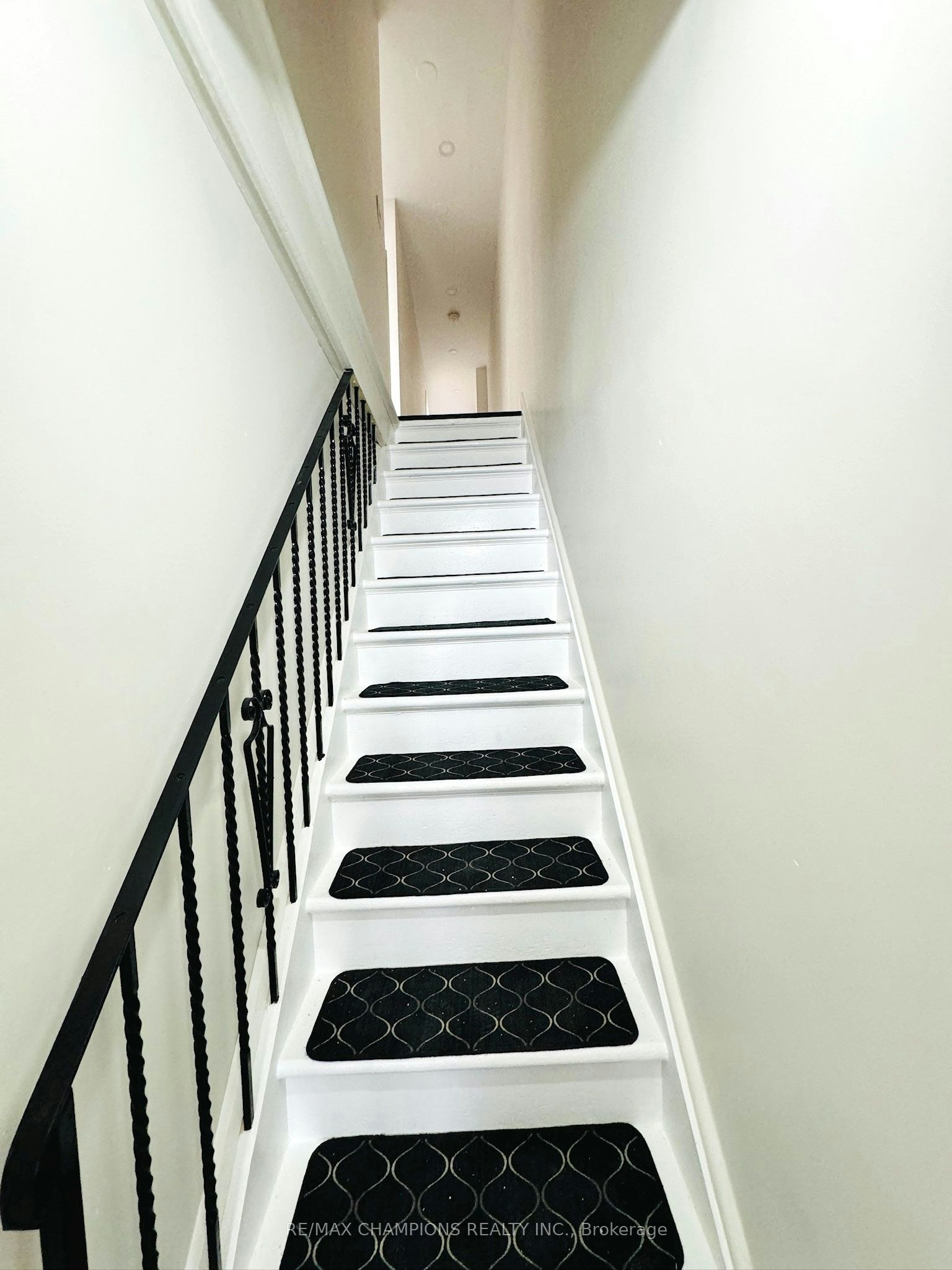 2nd Flr-196 Caledonia Road, Toronto, ON, M6E 4S7 - 12