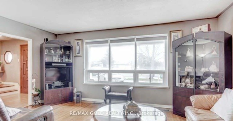 6 Monaco Court, Toronto, ON, M3N 1R8 - 5