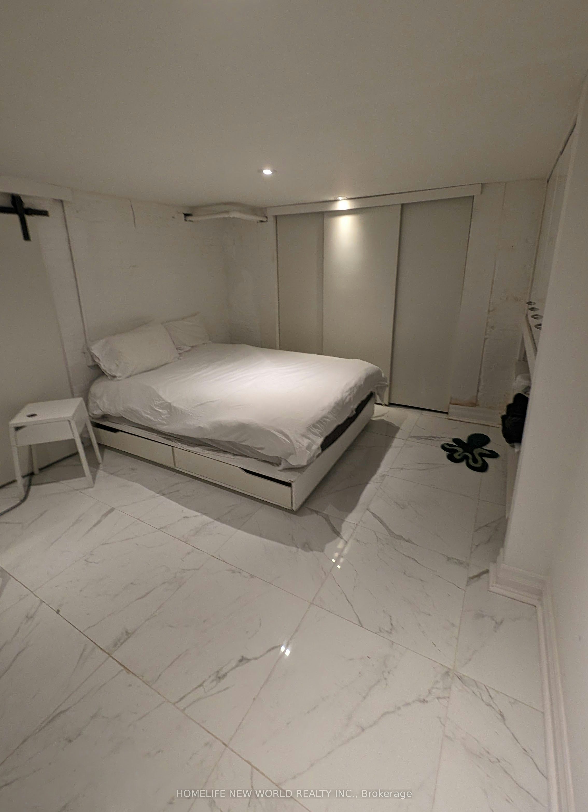 Lower-16 Laxton Avenue, Toronto, ON, M6K 1K9 - 21