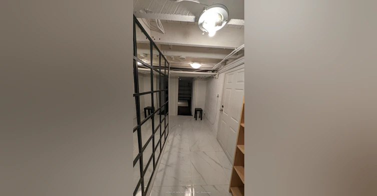 Lower-16 Laxton Avenue, Toronto, ON, M6K 1K9 - 13
