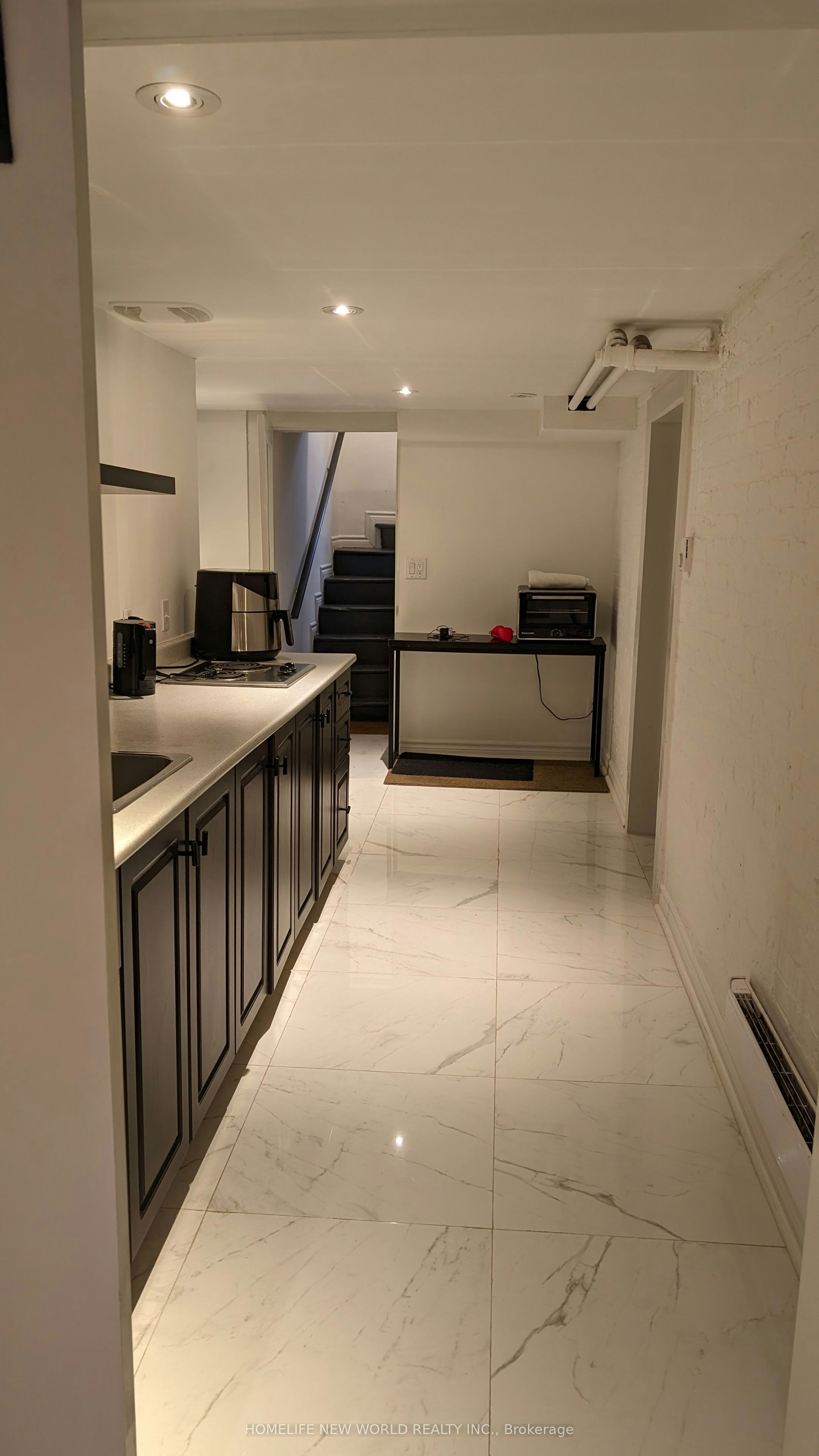 Lower-16 Laxton Avenue, Toronto, ON, M6K 1K9 - 5