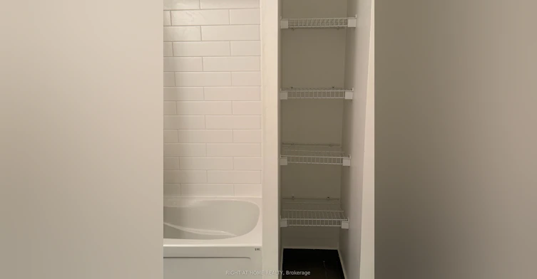 501-360 Square One Drive, Mississauga, ON, L5B 0G7 - 14