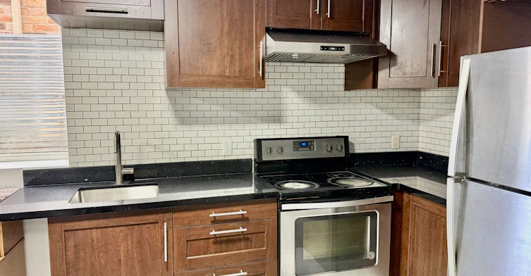 80 Midcrest Circle, Brampton, ON, L6Y 0B7 - 2