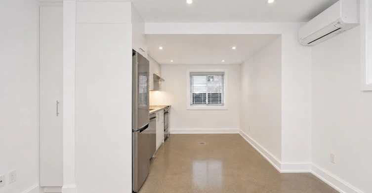 2-230 Boon Avenue, Toronto, ON, M6E 3Z8 - 6