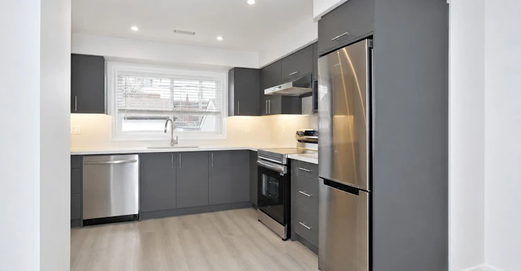 4-230 Boon Avenue, Toronto, ON, M6E 3Z8 - 8