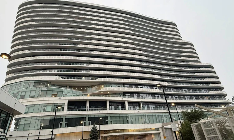 323-2520 Eglinton Avenue W
