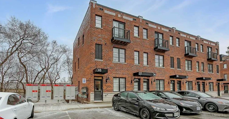 38-70 Plains Road W, Burlington, ON, L7T 1E8