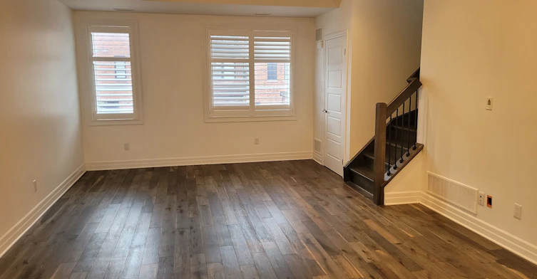 38-70 Plains Road W, Burlington, ON, L7T 1E8 - 2