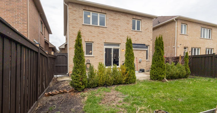 34 Newhouse Boulevard, Caledon, ON, L7C 4A1 - 3
