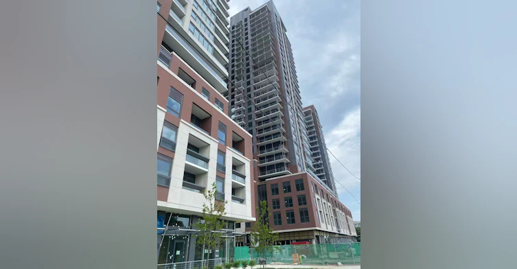 812-4010 Eglinton Avenue W, Toronto, ON, M9A 0G5 - 2