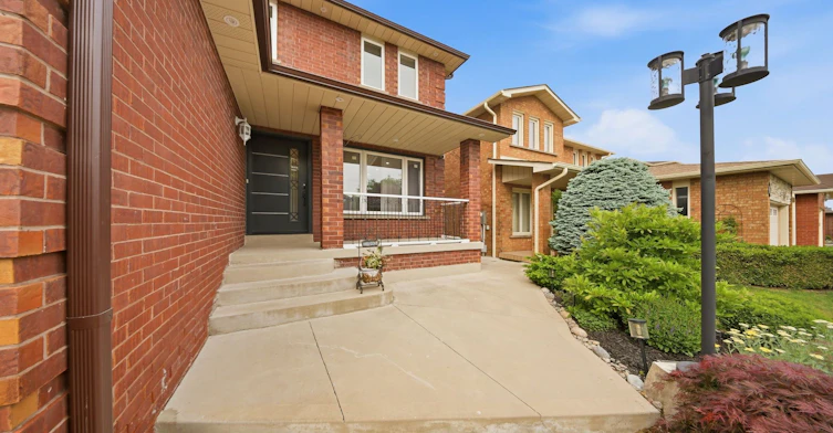 29 Sunforest Drive, Brampton, ON, L6Z 2Z3 - 6
