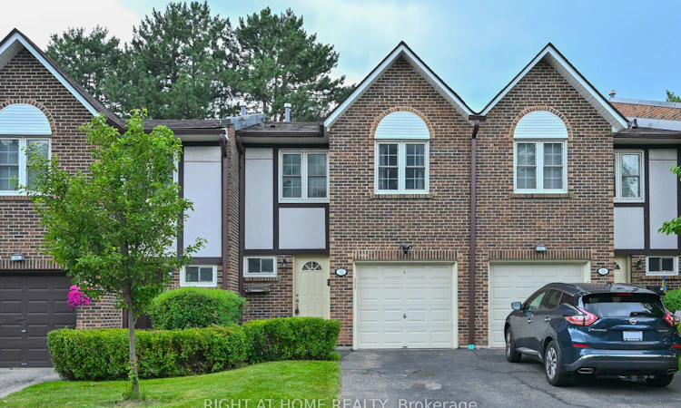 32-2120 Rathburn Road E
