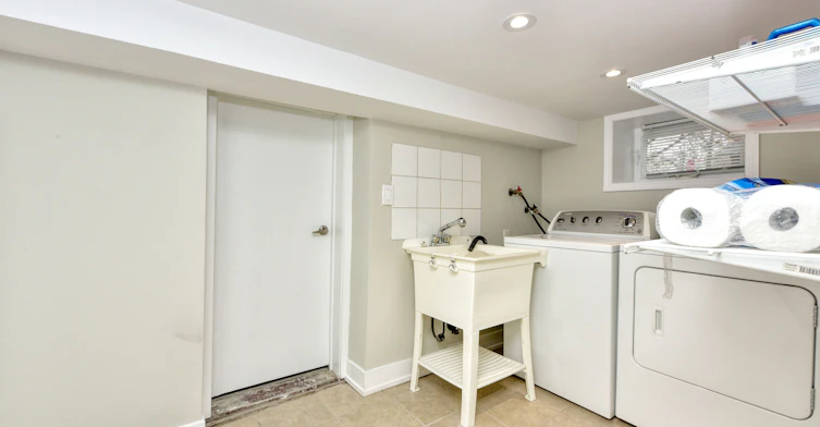 Basement-9 Southview Avenue, Toronto, ON, M6H 1T3 - 13