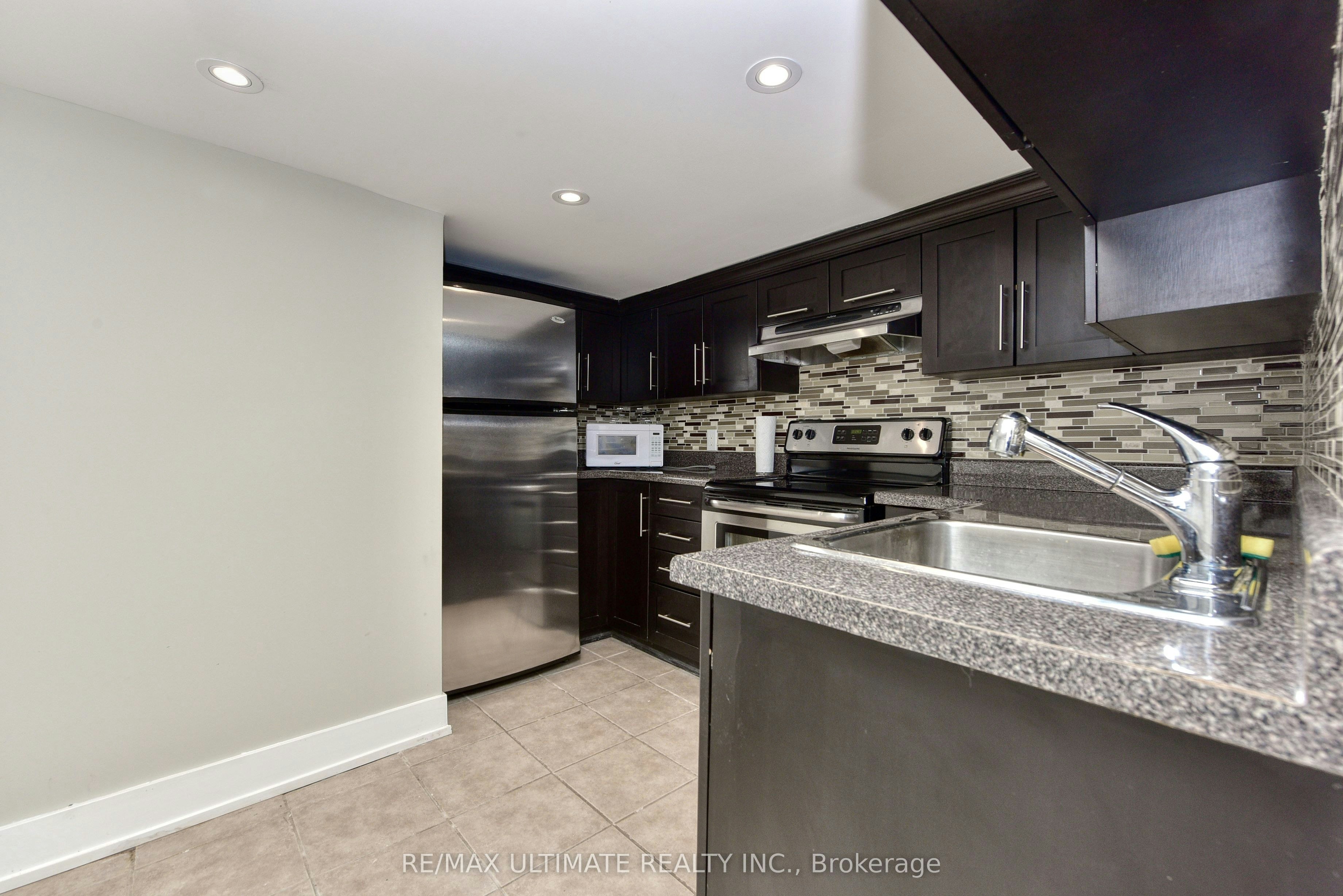 Basement-9 Southview Avenue, Toronto, ON, M6H 1T3 - 3