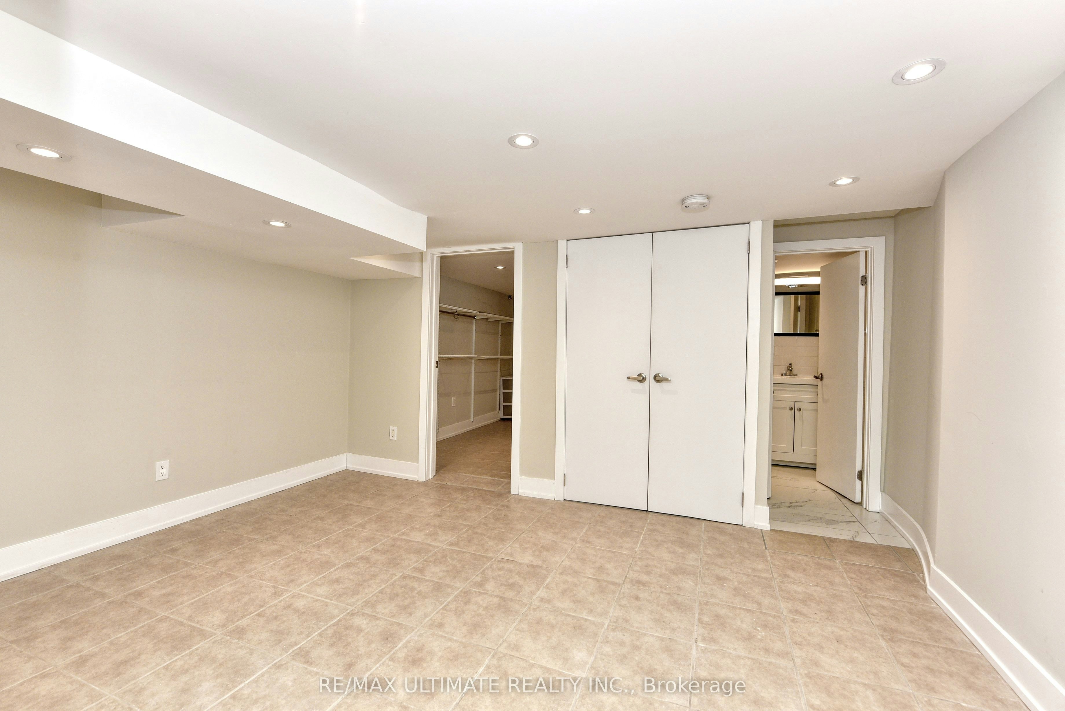 Basement-9 Southview Avenue, Toronto, ON, M6H 1T3 - 9