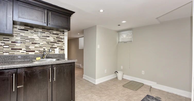 Basement-9 Southview Avenue, Toronto, ON, M6H 1T3 - 4
