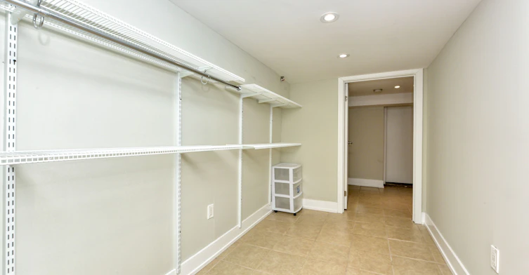 Basement-9 Southview Avenue, Toronto, ON, M6H 1T3 - 12