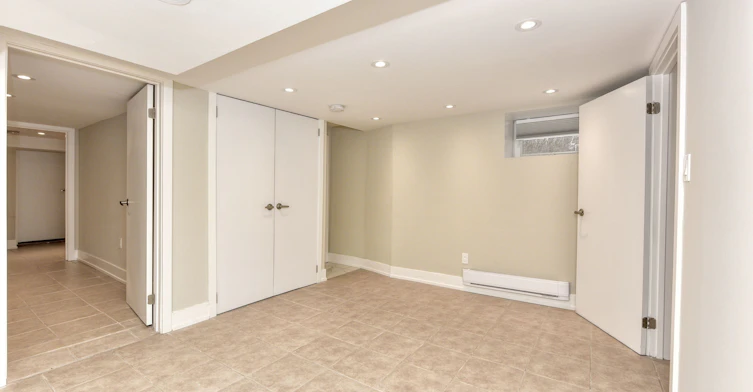 Basement-9 Southview Avenue, Toronto, ON, M6H 1T3 - 10