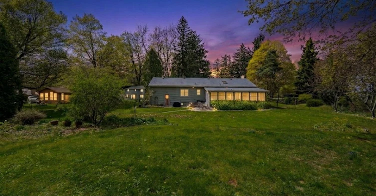 1368 2 Side Road, Burlington, ON, L7P 0G9 - 2
