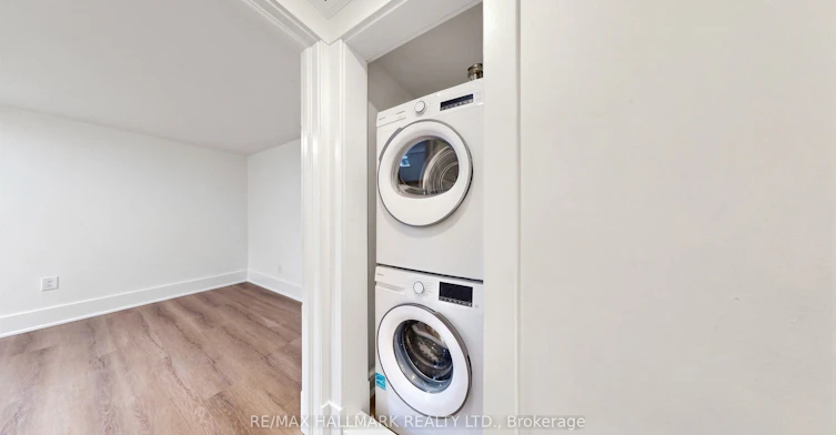 Lower Level-57 Humberside Avenue, Toronto, ON, M6P 1J6 - 13