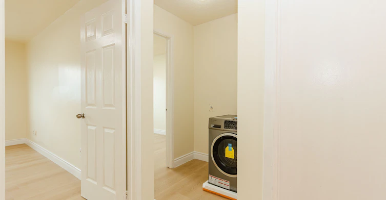 975A-975 Albion Road, Toronto, ON, M9V 1A6 - 13