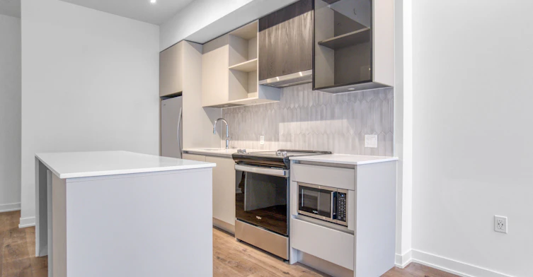 222-395 Dundas Street W, Oakville, ON, L6M 5R8 - 11