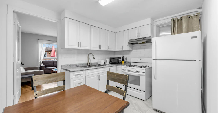 Main Floor-57 Shanly Street, Toronto, ON, M6H 1S4 - 2