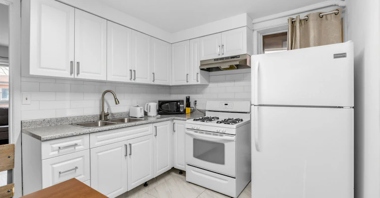 Main Floor-57 Shanly Street, Toronto, ON, M6H 1S4 - 4