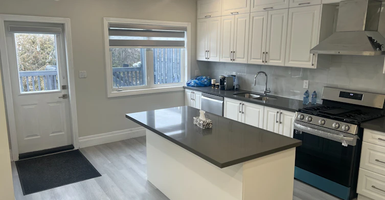C-370 Queen Street S, Mississauga, ON, L5M 1M2 - 2