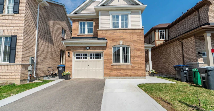 102 Leadenhall Road, Brampton, ON, L7A 4G9